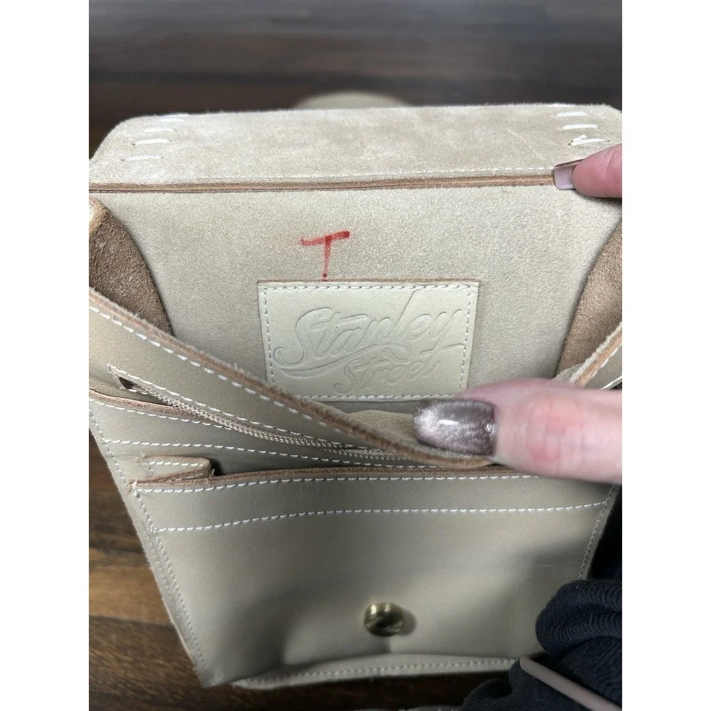 Stanley Street‎ Cream Colored Cross Body Leather Bag Adjustable Strap